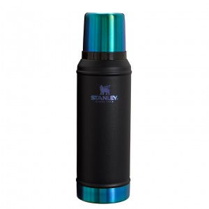 Black Chroma Stanley The Black Chroma Classic Legendary Bottle | 1.0 QT | ADMT51392