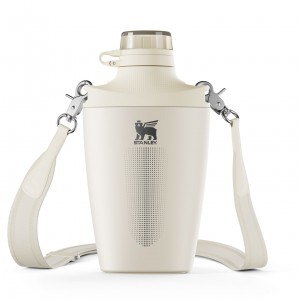 Cream Stanley The Stanley Cross Bottle | 23 OZ | XYKB97218